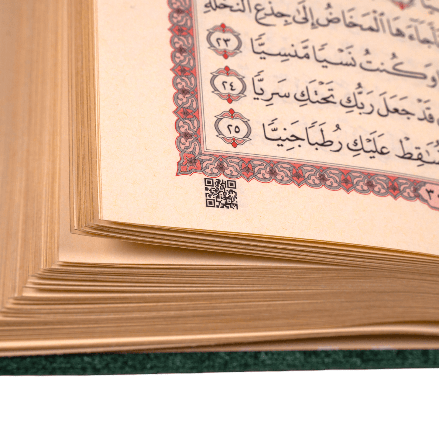 Royal Velvet QR-Qur'an Uthmani Font With QR Code