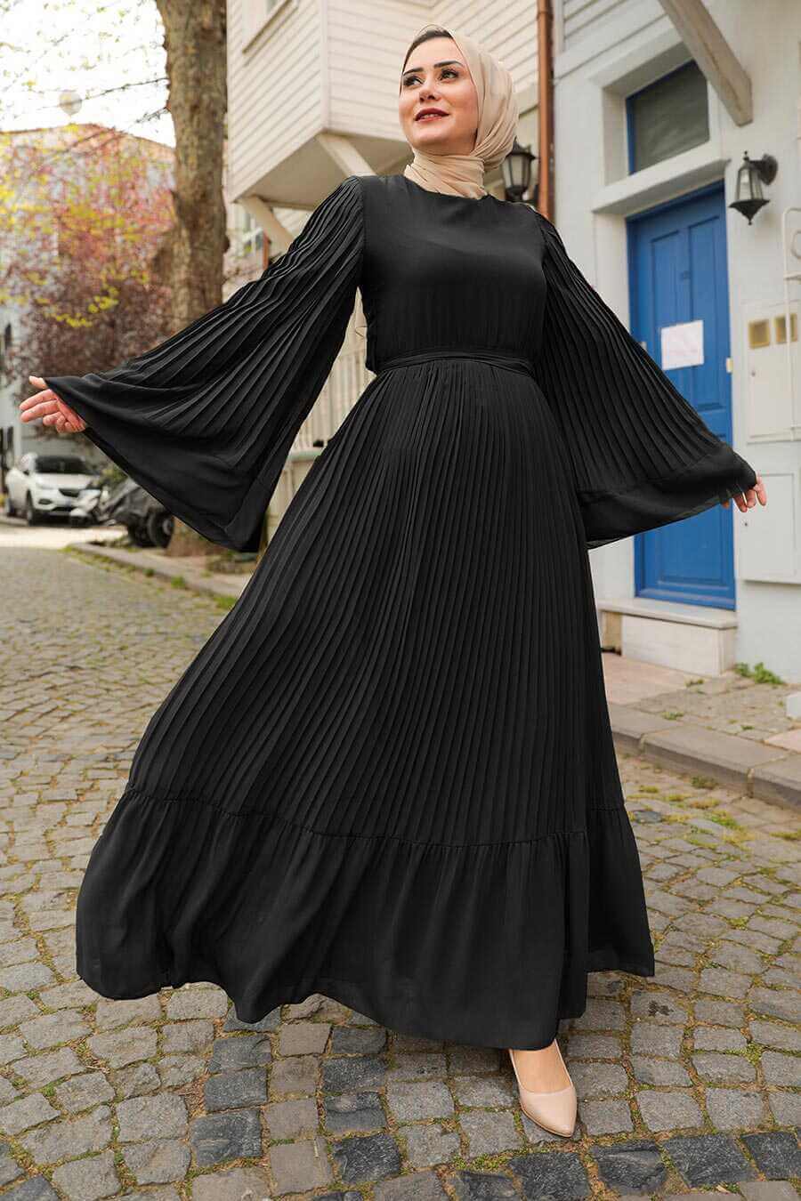 Modest Pleated Flare Dress Bell Sleeves - Black